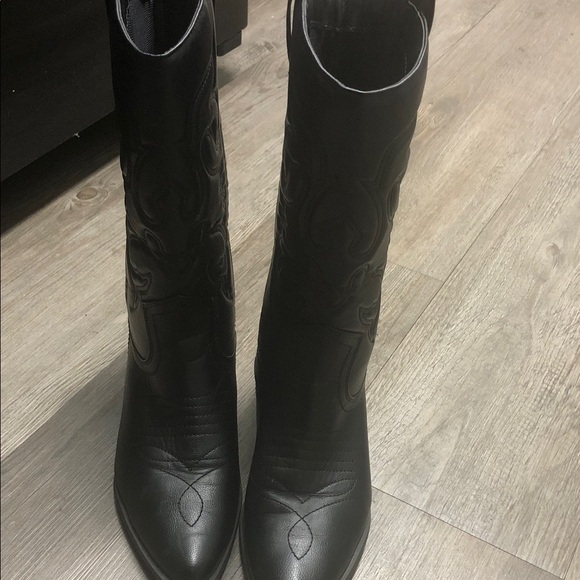 Soda Chic Black Heeled Boots - Picture 4 of 12